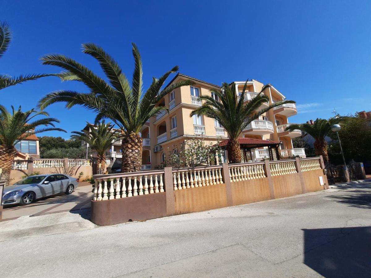 Apartments Canaria Пула Экстерьер фото