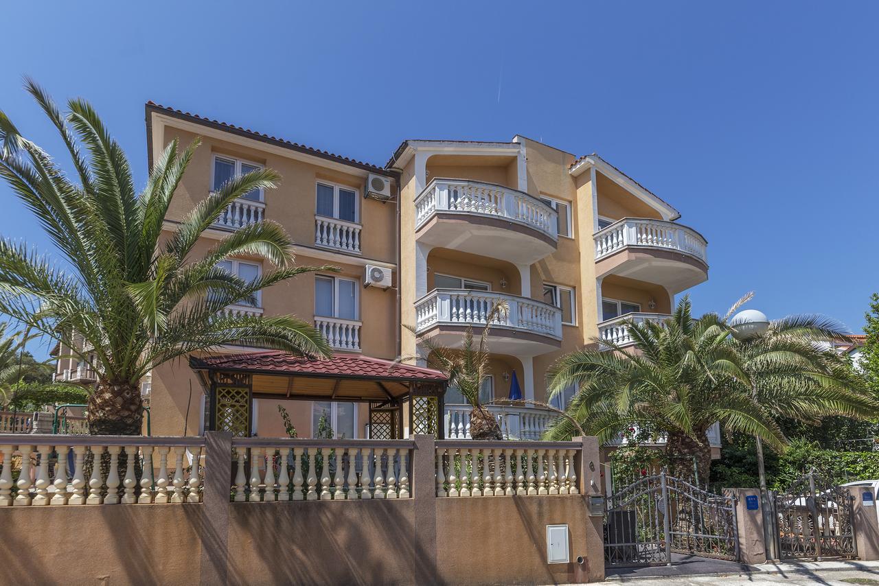 Apartments Canaria Пула Экстерьер фото